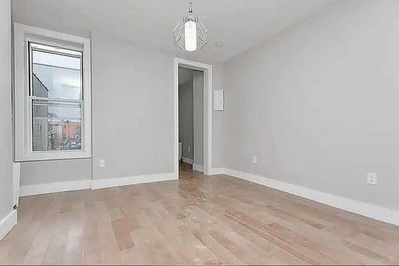 Building Photo - 206 Sumpter St