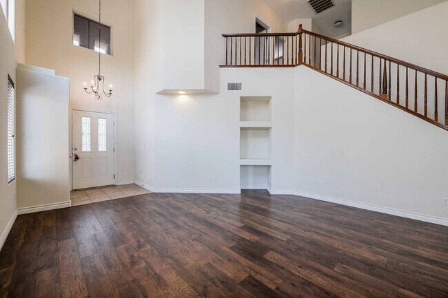 Building Photo - Stunning 3 Bedroom home in Anthem!