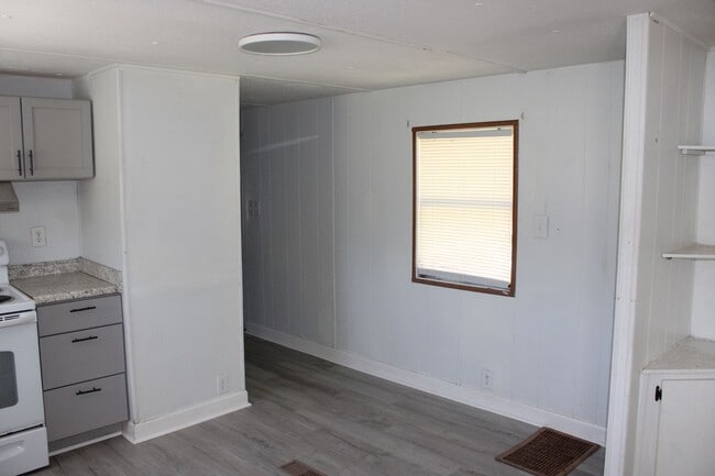 Building Photo - Peaceful Living in Havelock