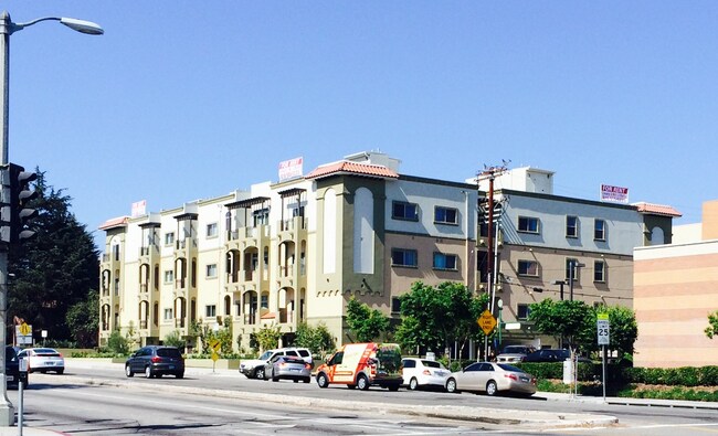 Building Photo - 4824 Tujunga Ave