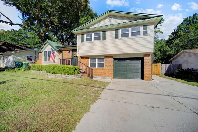 Building Photo - 1024 Juniper Ave