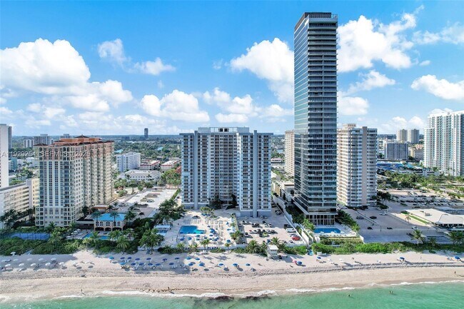 Building Photo - 2030 S Ocean Dr