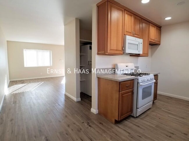 Building Photo - 77 E Mountain View St