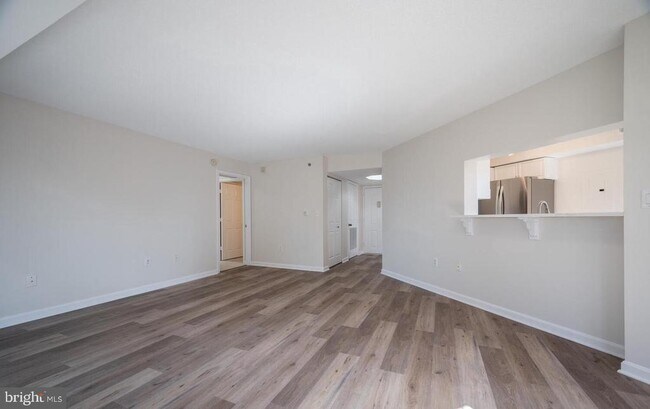 Building Photo - 2151 Jamieson Ave