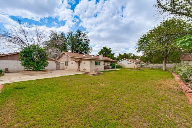 Building Photo - 6209 Glenhaven Dr