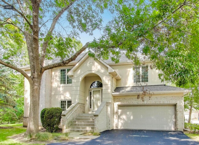 Building Photo - 11 Beaconsfield Ct