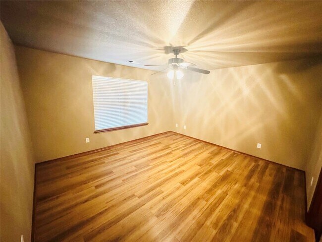 Building Photo - 209 Bradgate Dr