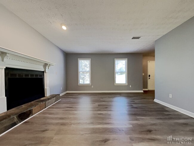 Building Photo - 1372 Inman Ct