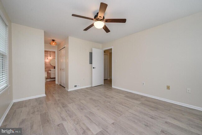 Building Photo - 17 Chelmsford Ct