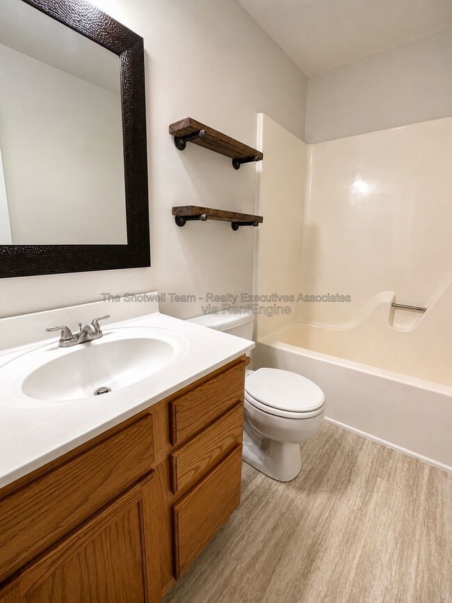 Building Photo - 8006 Wilnoty Dr