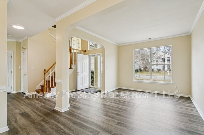 Building Photo - 979 Holbrook Dr