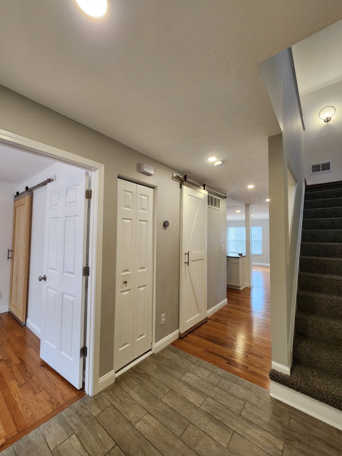 Building Photo - 10555 Montgomery Rd