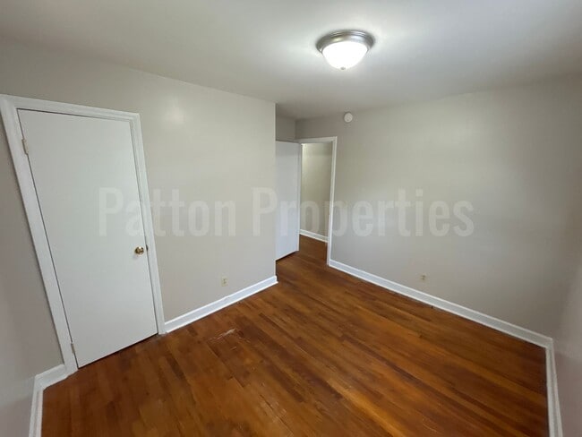 Building Photo - 1700 Broadland Ave