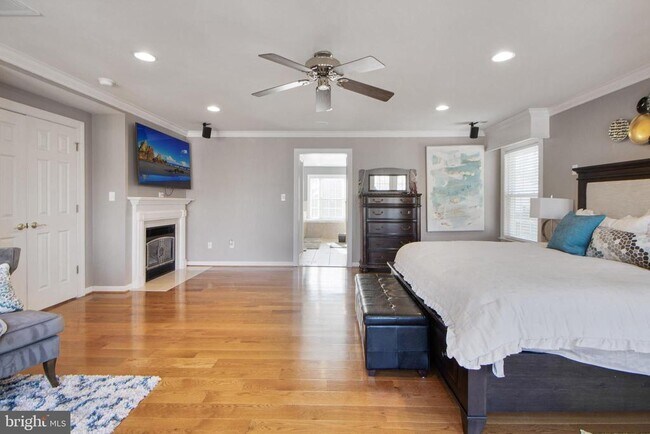 Building Photo - 7420 Mayflower Ct