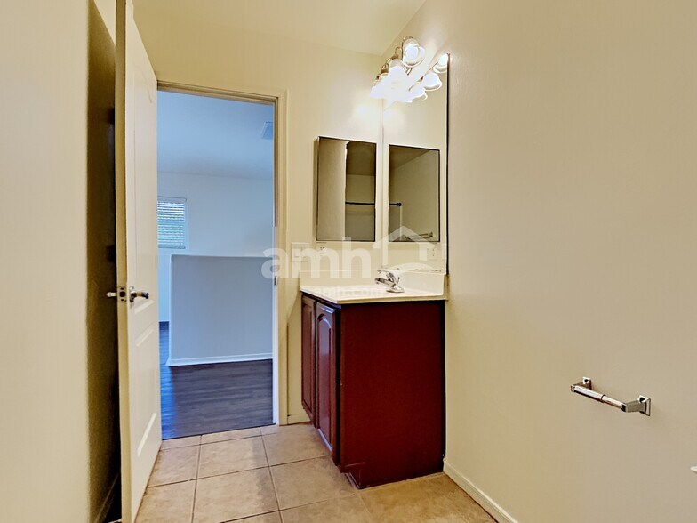 Building Photo - 4837 W Calle Don Alfonso