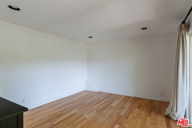 Building Photo - 2344 Sunset Heights Dr
