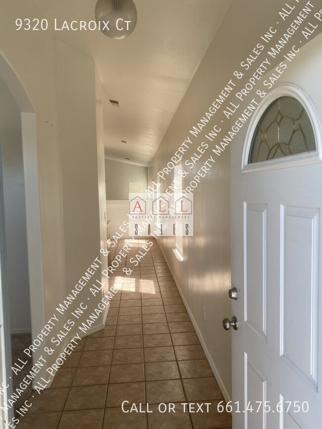 Building Photo - 9320 Lacroix Ct