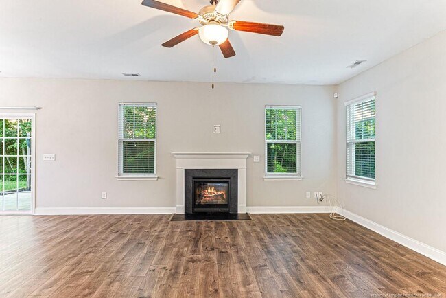 Building Photo - 2240 Mannington Dr
