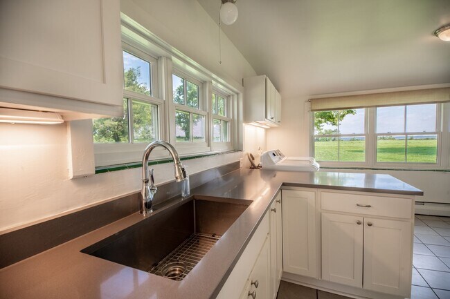 Building Photo - UNIQUE OFFERING-HISTORIC CAPE COD ON URBAN...