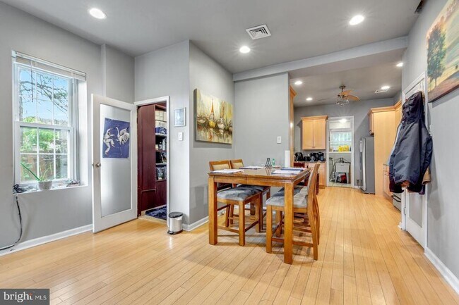 Building Photo - 4640 Silverwood St
