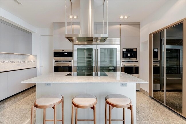 Building Photo - 18201 Collins Ave