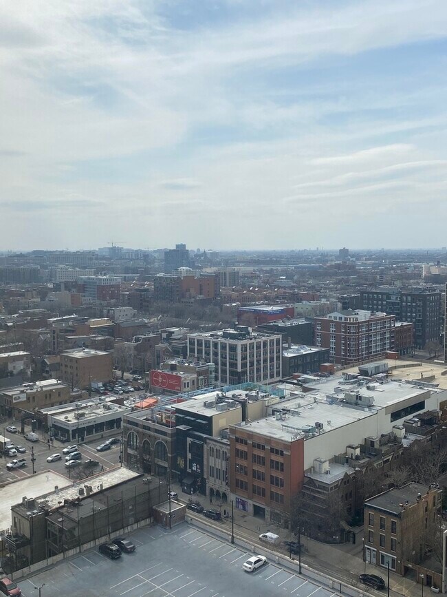 Building Photo - 1660 N La Salle Dr