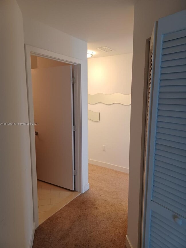 Building Photo - 1111 SW 1st Ave