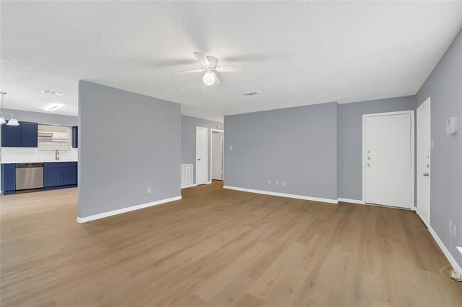 Building Photo - 4534 Towergate Dr