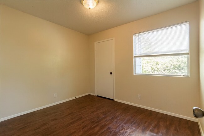 Building Photo - 903 Taulbee Ln