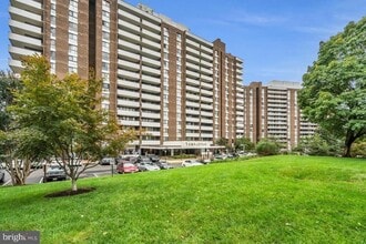 Building Photo - 250 S Reynolds St