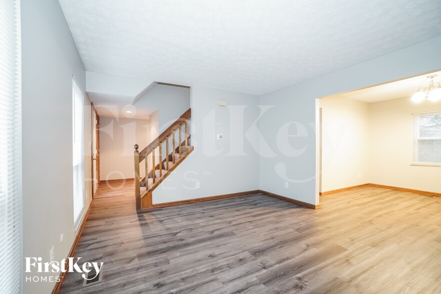 Building Photo - 819 Lindenhaven Ct