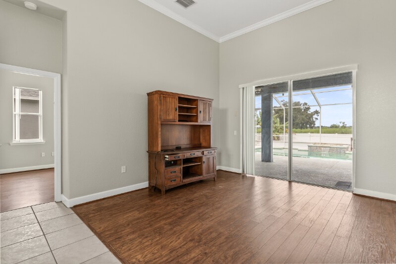 Building Photo - 402 Terranova St