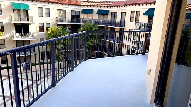 Building Photo - 55 Merrick Wy