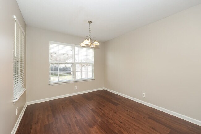 Building Photo - 845 Maricopa Dr