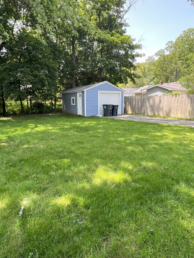 Building Photo - 1324 Clifton Ave