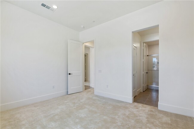 Building Photo - 4851 Rideline Road
