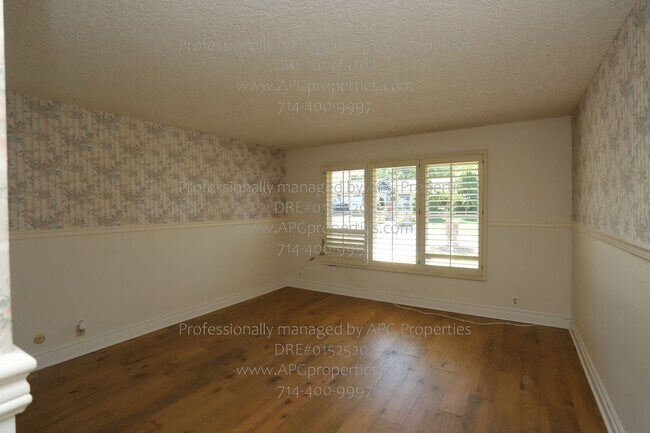 Building Photo - 460 S Bridge View Dr