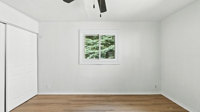 Building Photo - New 3 bedroom listing!