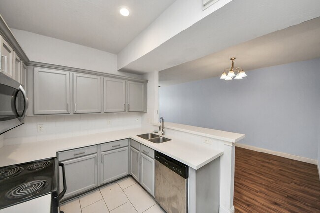 Building Photo - 3738 Lehall St