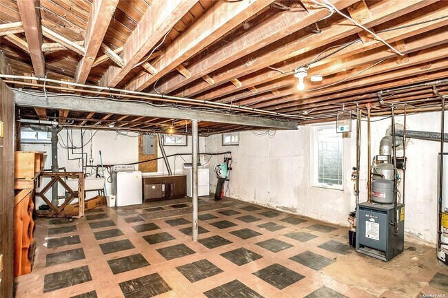 Building Photo - 713 Foch Blvd