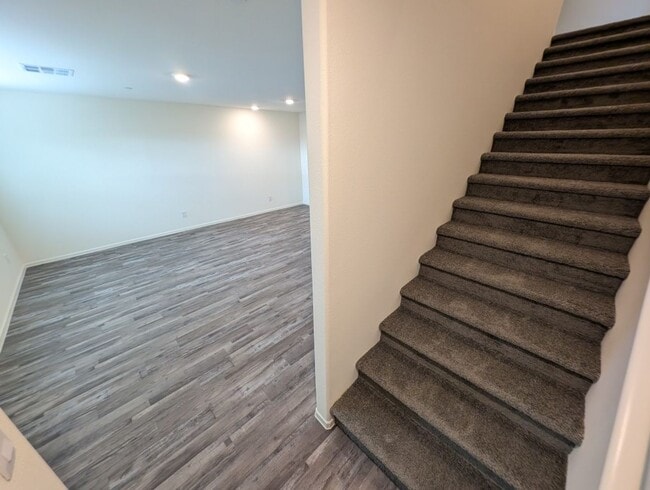 Building Photo - 4935 Olive Mesa Ave