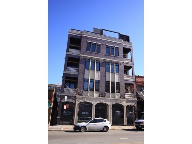 Building Photo - 3161 N Halsted St
