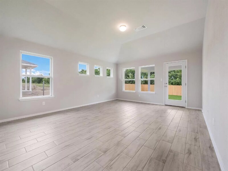 Building Photo - 315 Schuylerville Dr
