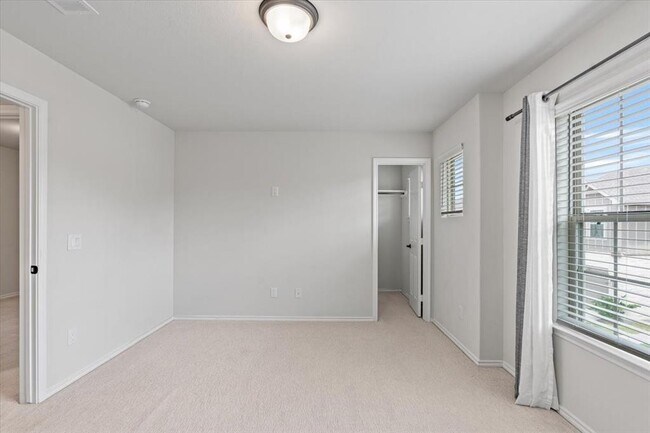 Building Photo - 4009 Delta Rose St