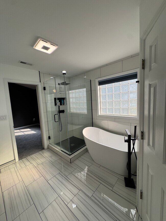 Building Photo - 2525 Blackwolf Run Ln