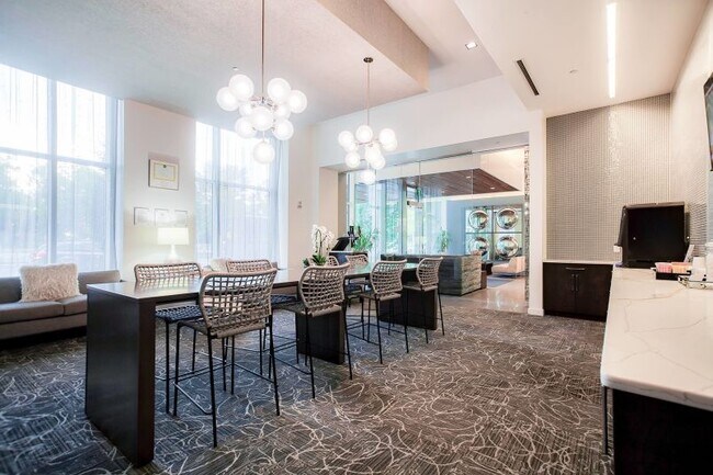 Building Photo - 505 Congress St