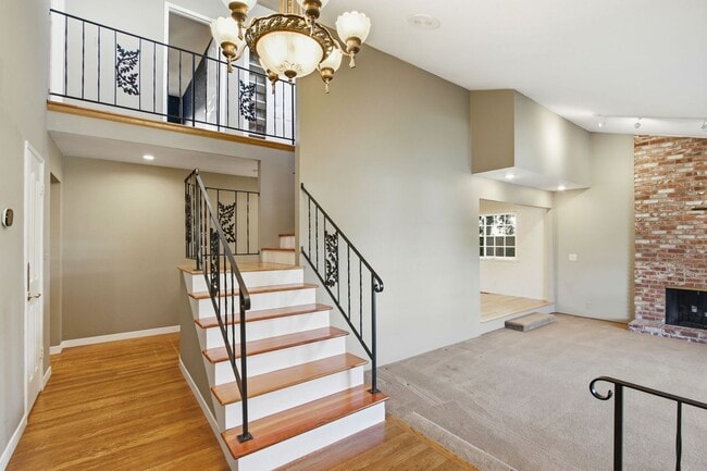 Building Photo - 6137 Banner Dr