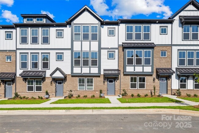 Primary Photo - 3236 Stelfox St