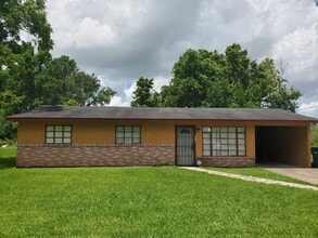 Building Photo - 7725 Helbig Rd