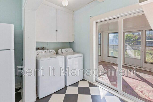 Building Photo - 4535 Marcy St